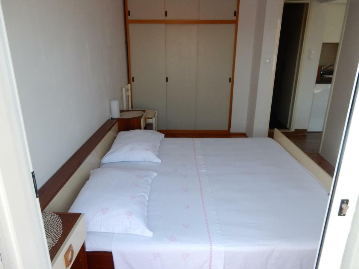 Apartments Indira Lovište Екстериор снимка